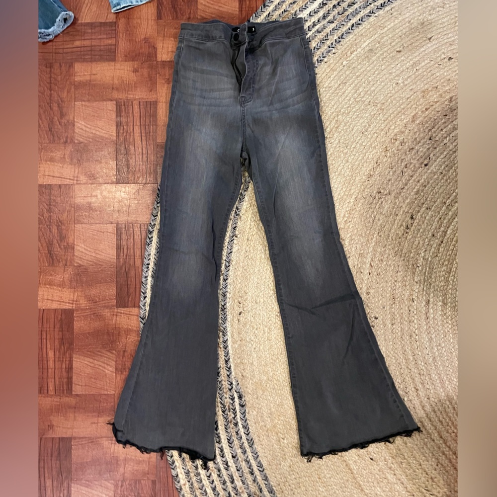 Cute frayed bottom grey pants